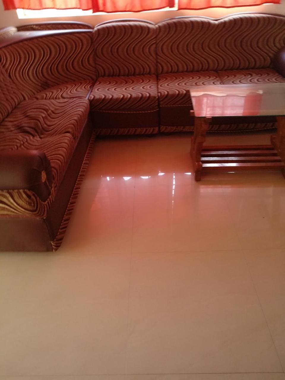 Vihal Estancia Holiday Inn Tiruppur Exteriör bild